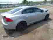 2013 Volvo S60 T6 R-Design Platinum с VIN YV1902FH6D2196210, выставлен на аукционе IAAI как лот 42623606 с пробегом 335 031 миль миль и . История ставок и продаж доступна на DreamBid. Изображение 4.