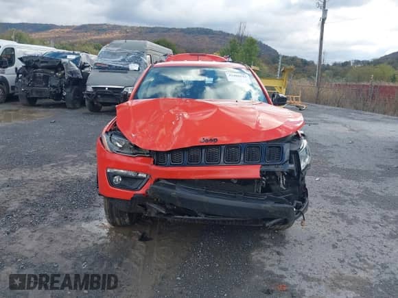 2020 Jeep Compass Sport z VIN 3C4NJDAB5LT242848, wystawiony jako IAAI lot #43480143 z przebiegiem 29 757 mil mil oraz . Historia ofert i sprzedaży dostępna na DreamBid. Obrazek 6.