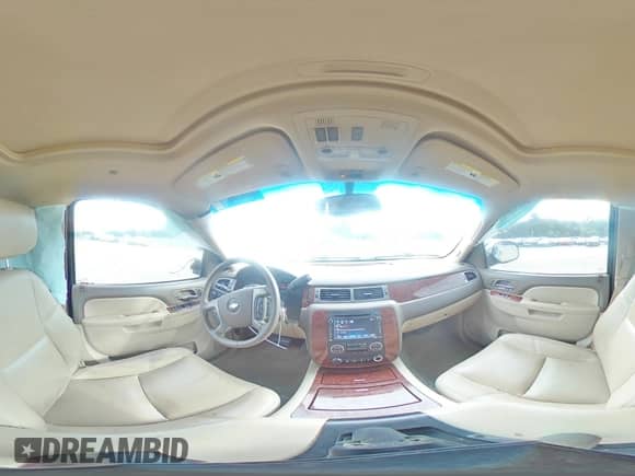 2014 Chevrolet Suburban LTZ с VIN 1GNSKKE7XER239070, выставлен на аукционе Copart как лот 85556165 с пробегом 186 343 миль миль и Чистый • Clean title. История ставок и продаж доступна на DreamBid. Изображение 15.