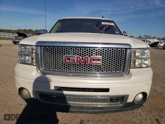 2010 GMC Sierra 1500 Denali z VIN 3GTRKXE27AG293882, wystawiony jako Copart lot #82752524 z przebiegiem 204 258 mil mil oraz Szkoda całkowita • Salvage title. Historia ofert i sprzedaży dostępna na DreamBid. Obrazek 5.