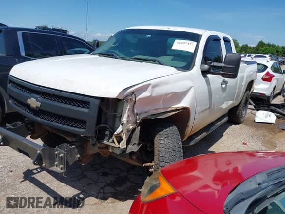 2010 Chevrolet Silverado 1500 Work Truck with VIN 1GCSKPE39AZ214240, listed as a IAAI auction lot 42497427 with 261,581 mi miles and . Bid and sale history available at DreamBid. Image 18.