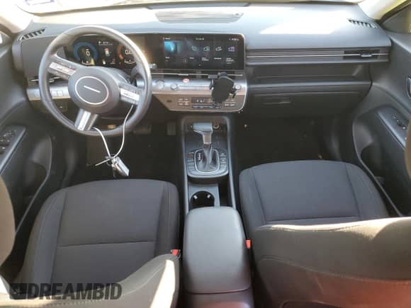 2025 Hyundai Kona SEL с VIN KM8HB3ABXSU237617, выставлен на аукционе Copart как лот 86314395 с пробегом 14 534 миль миль и Списание • Salvage title. История ставок и продаж доступна на DreamBid. Изображение 8.