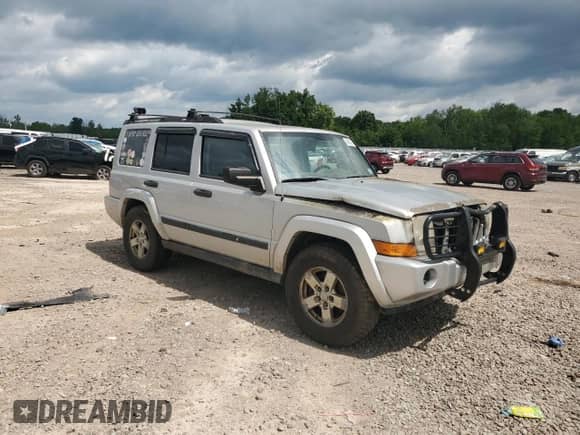 2006 Jeep Commander z VIN 1J8HG48K56C295849, wystawiony jako Copart lot #64956285 z przebiegiem Nie podano mil oraz Szkoda całkowita • Salvage title. Historia ofert i sprzedaży dostępna na DreamBid. Obrazek 4.