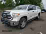 2017 Toyota Tundra SR5 z VIN 5TFDY5F12HX646120, wystawiony jako Copart lot #57029305 z przebiegiem 114 237 mil mil oraz Szkoda całkowita • Salvage title. Historia ofert i sprzedaży dostępna na DreamBid. Obrazek 1.