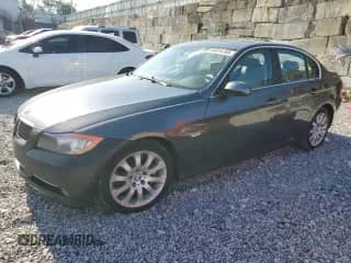 2007 BMW 3 Series 335i z VIN WBAVB73567PA89235, wystawiony jako Copart lot #84814705 z przebiegiem 165 225 mil mil oraz Szkoda całkowita • Salvage title. Historia ofert i sprzedaży dostępna na DreamBid. Obrazek 1.