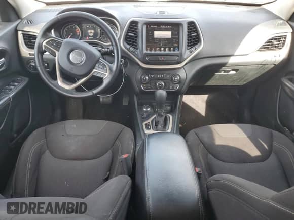 2016 Jeep Cherokee Latitude с VIN 1C4PJMCS8GW346059, выставлен на аукционе Copart как лот 86543395 с пробегом 132 731 миль миль и Списание • Salvage title. История ставок и продаж доступна на DreamBid. Изображение 8.