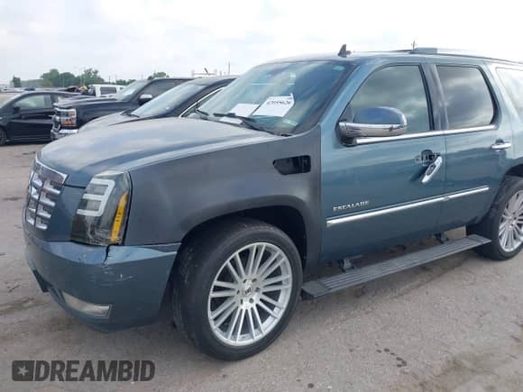 2009 Cadillac Escalade z VIN 1GYFK23249R136552, wystawiony jako IAAI lot #42055626 z przebiegiem 196 234 mil mil oraz . Historia ofert i sprzedaży dostępna na DreamBid. Obrazek 6.
