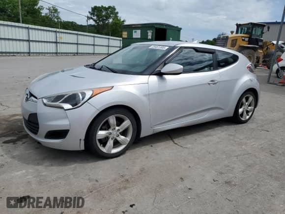 2015 Hyundai Veloster RE:FLEX with VIN KMHTC6AD7FU235596, listed as a Copart auction lot 55461305 with 141,636 mi miles and Salvage title. Bid and sale history available at DreamBid. Image 1.