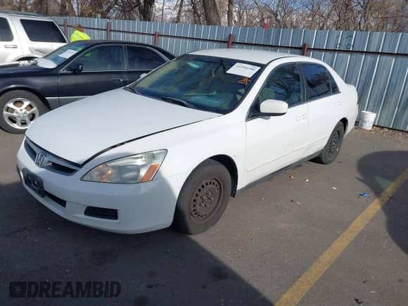 2007 Honda Accord LX с VIN 1HGCM55497A113736, выставлен на аукционе IAAI как лот 41294290 с пробегом 264 649 миль миль и . История ставок и продаж доступна на DreamBid. Изображение 2.