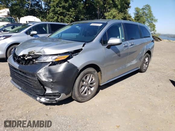 2022 Toyota Sienna LE с VIN 5TDKRKEC8NS116595, выставлен на аукционе Copart как лот 85695915 с пробегом 166 504 миль миль и Чистый • Clean title. История ставок и продаж доступна на DreamBid. Изображение 1.