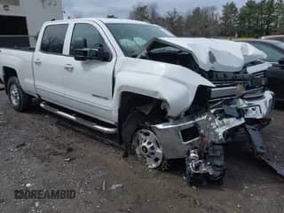2016 Chevrolet Silverado 2500HD LT z VIN 1GC1KVEG2GF184656, wystawiony jako IAAI lot #41943905 z przebiegiem 134 624 mil mil oraz . Historia ofert i sprzedaży dostępna na DreamBid. Obrazek 1.