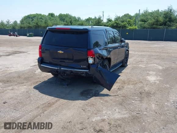 2018 Chevrolet Tahoe Premier z VIN 1GNSKCKC2JR283050, wystawiony jako IAAI lot #42669274 z przebiegiem 91 722 mil mil oraz . Historia ofert i sprzedaży dostępna na DreamBid. Obrazek 4.
