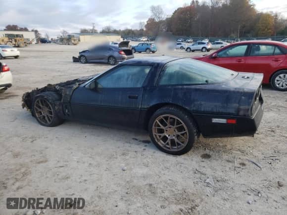 1985 Chevrolet Corvette with VIN 1G1YY0788F5138977, listed as a Copart auction lot 82021484 with Not provided miles and Non repairable. Bid and sale history available at DreamBid. Image 2.