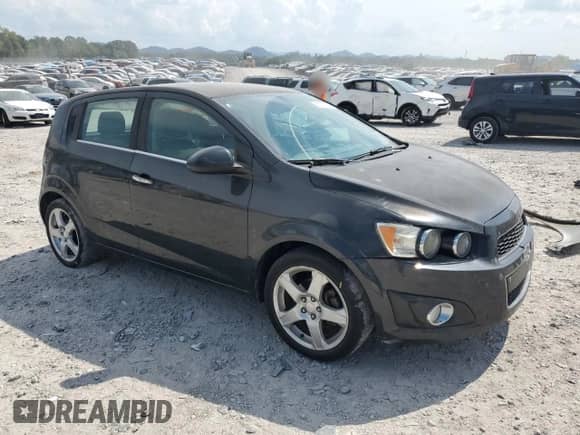2015 Chevrolet Sonic LTZ with VIN 1G1JE6SB4F4203670, listed as a Copart auction lot 69920415 with 94,976 mi miles and Clean title. Bid and sale history available at DreamBid. Image 4.