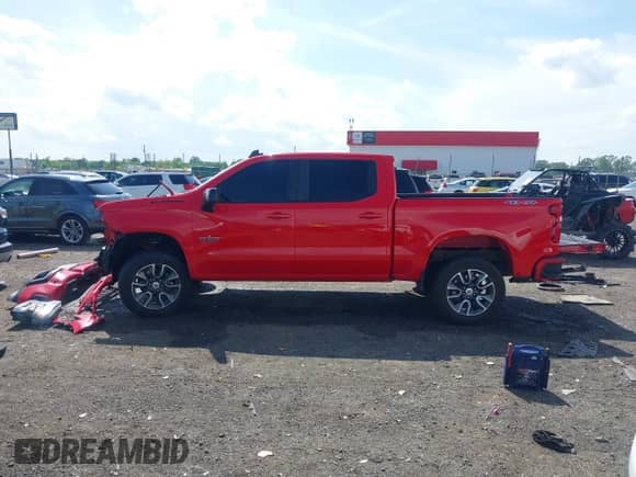 2021 Chevrolet Silverado 1500 RST z VIN 3GCUYEET3MG176410, wystawiony jako IAAI lot #42119458 z przebiegiem 106 132 mil mil oraz . Historia ofert i sprzedaży dostępna na DreamBid. Obrazek 15.