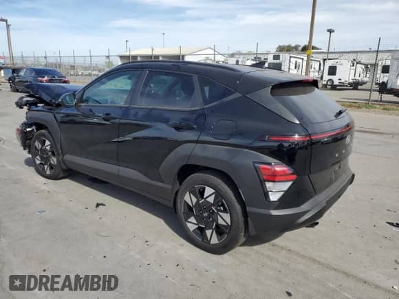 2024 Hyundai Kona SEL с VIN KM8HB3ABXRU167966, выставлен на аукционе Copart как лот 74981584 с пробегом 4 864 миль миль и Списание • Salvage title. История ставок и продаж доступна на DreamBid. Изображение 2.