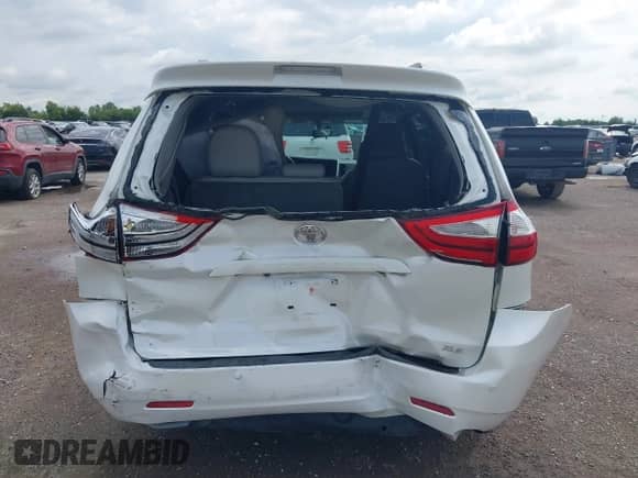 2015 Toyota Sienna XLE with VIN 5TDYK3DC1FS530972, listed as a IAAI auction lot 42896200 with 87,071 mi miles and . Bid and sale history available at DreamBid. Image 16.