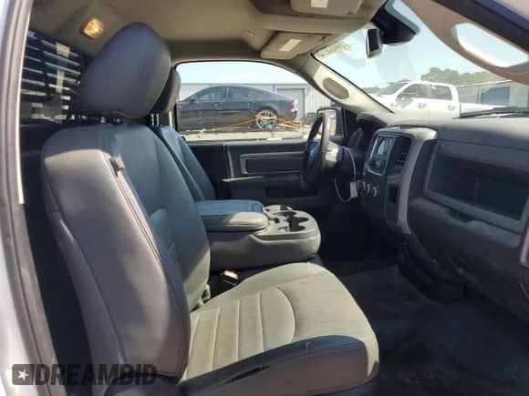 2020 Ram 1500 Tradesman z VIN 3C6JR6DG0LG290431, wystawiony jako Copart lot #84483275 z przebiegiem 40 496 mil mil oraz Szkoda całkowita • Salvage title. Historia ofert i sprzedaży dostępna na DreamBid. Obrazek 10.