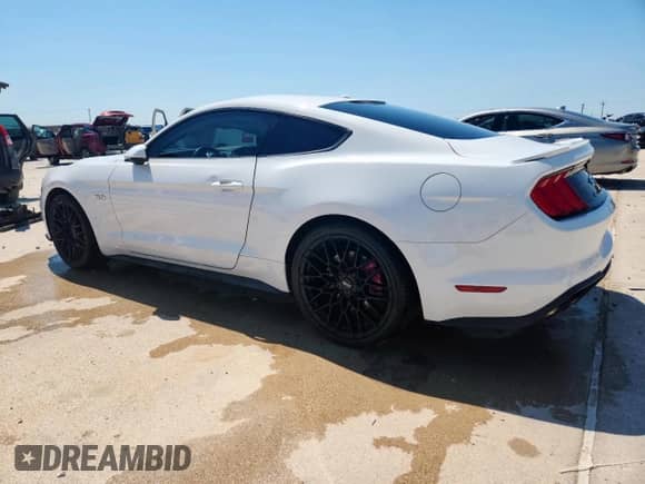 2019 Ford Mustang GT z VIN 1FA6P8CF1K5138954, wystawiony jako Copart lot #71106285 z przebiegiem 121 287 mil mil oraz Czysty tytuł • Clean title. Historia ofert i sprzedaży dostępna na DreamBid. Obrazek 2.