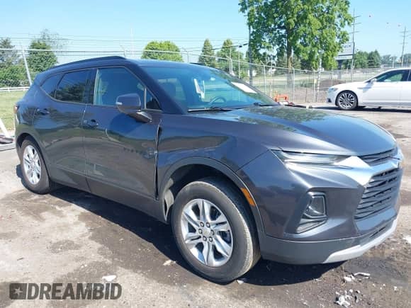 2021 Chevrolet Blazer LT z VIN 3GNKBCRS5MS521987, wystawiony jako IAAI lot #42563924 z przebiegiem 64 938 mil mil oraz . Historia ofert i sprzedaży dostępna na DreamBid. Obrazek 1.