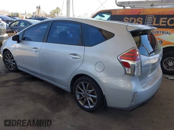 2015 Toyota Prius Two z VIN JTDZN3EU5FJ020477, wystawiony jako IAAI lot #42630019 z przebiegiem 304 911 mil mil oraz . Historia ofert i sprzedaży dostępna na DreamBid. Obrazek 3.