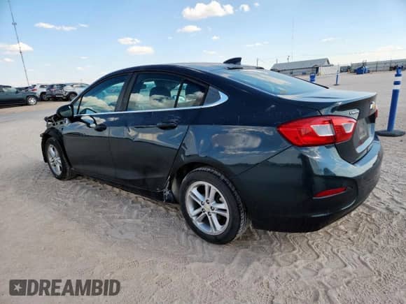 2018 Chevrolet Cruze LT с VIN 1G1BE5SMXJ7113303, выставлен на аукционе Copart как лот 84982465 с пробегом 81 063 миль миль и Списание • Salvage title. История ставок и продаж доступна на DreamBid. Изображение 2.