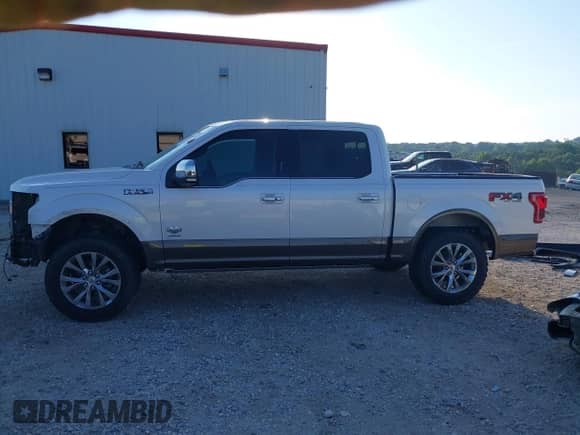 2016 Ford F-150 XLT z VIN 1FTEW1EG7GFD19712, wystawiony jako IAAI lot #42927063 z przebiegiem 146 108 mil mil oraz . Historia ofert i sprzedaży dostępna na DreamBid. Obrazek 15.