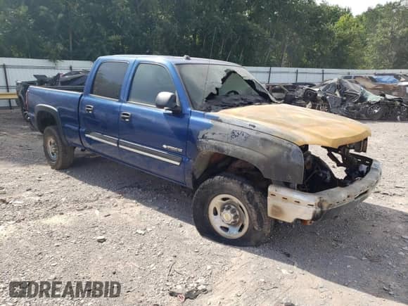 2004 Chevrolet Silverado 2500HD LS z VIN 1GCHC23U24F180122, wystawiony jako Copart lot #53521064 z przebiegiem Nie podano mil oraz Nie do naprawy • Non repairable. Historia ofert i sprzedaży dostępna na DreamBid. Obrazek 4.