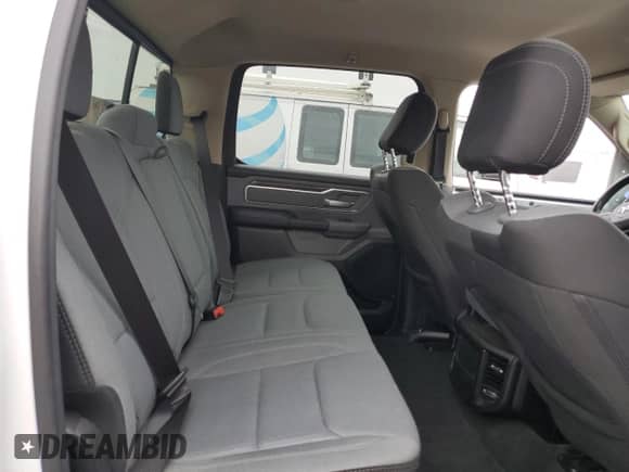 2020 Ram 1500 Big Horn z VIN 1C6SRFMTXLN264427, wystawiony jako Copart lot #58765055 z przebiegiem 79 512 mil mil oraz Szkoda całkowita • Salvage title. Historia ofert i sprzedaży dostępna na DreamBid. Obrazek 10.