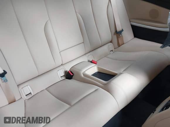 2019 BMW 4 Series 430i xDrive z VIN WBA4W5C50KAE49695, wystawiony jako IAAI lot #42757254 z przebiegiem 59 196 mil mil oraz . Historia ofert i sprzedaży dostępna na DreamBid. Obrazek 8.