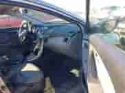 2013 Hyundai Elantra GLS z VIN KMHDH4AEXDU578323, wystawiony jako IAAI lot #43467138 z przebiegiem 153 123 mil mil oraz . Historia ofert i sprzedaży dostępna na DreamBid. Obrazek 5.