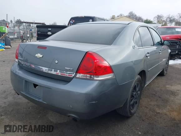 2008 Chevrolet Impala Police Police with VIN 2G1WS553889209128, listed as a IAAI auction lot 41151228 with 152,599 mi miles and . Bid and sale history available at DreamBid. Image 4.