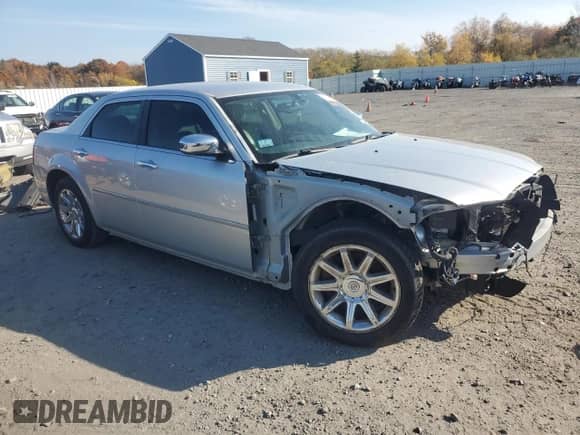 2005 Chrysler 300 C with VIN 2C3JA63H15H170980, listed as a Copart auction lot 84034775 with 136,957 mi miles and Non repairable. Bid and sale history available at DreamBid. Image 4.
