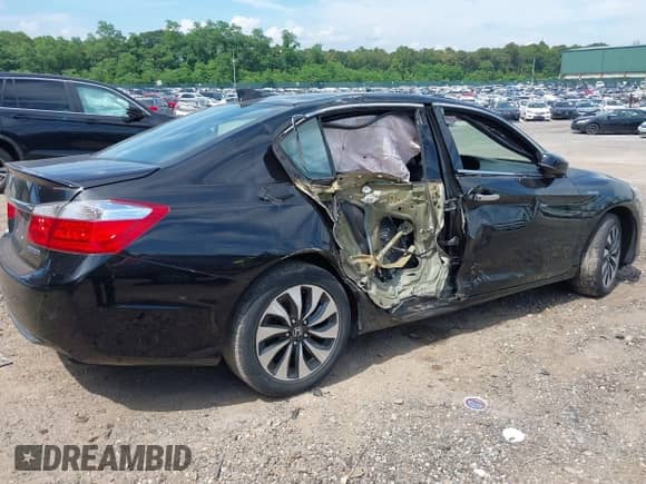 2014 Honda Accord EX-L with VIN 1HGCR6F57EA002596, listed as a IAAI auction lot 42582289 with 141,774 mi miles and . Bid and sale history available at DreamBid. Image 4.