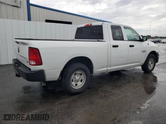 2017 Ram 1500 Tradesman z VIN 1C6RR6FG8HS639111, wystawiony jako Copart lot #63418855 z przebiegiem 133 557 mil mil oraz Czysty tytuł • Clean title. Historia ofert i sprzedaży dostępna na DreamBid. Obrazek 3.