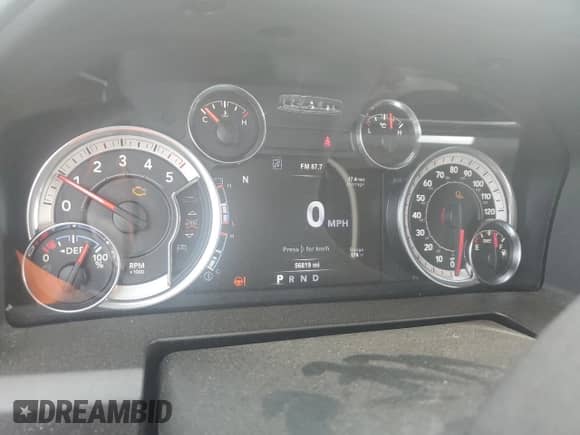 2018 Ram 1500 Big Horn z VIN 1C6RR7LM5JS244146, wystawiony jako Copart lot #68372385 z przebiegiem 56 819 mil mil oraz Czysty tytuł • Clean title. Historia ofert i sprzedaży dostępna na DreamBid. Obrazek 9.