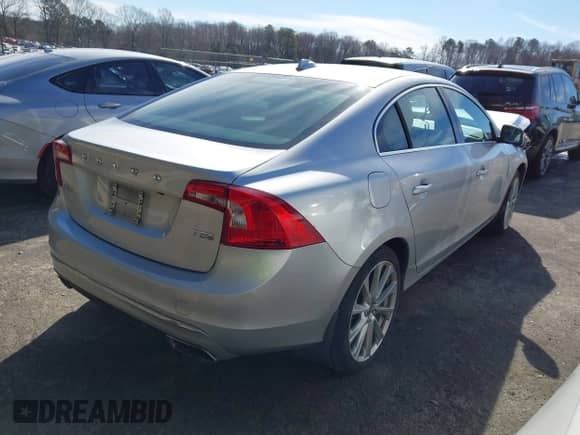 2018 Volvo S60 Inscription с VIN LYV402HK1JB177583, выставлен на аукционе IAAI как лот 41581460 с пробегом 78 995 миль миль и . История ставок и продаж доступна на DreamBid. Изображение 4.