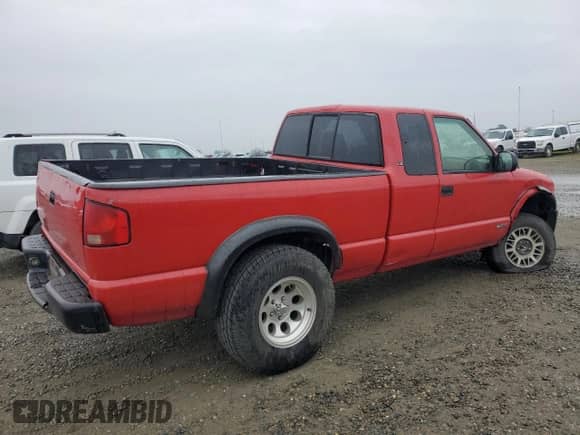 2000 Chevrolet S-10 LS ZR2 с VIN 1GCCT19W5Y8137904, выставлен на аукционе Copart как лот 43473145 с пробегом 211 826 миль миль и Списание • Salvage title. История ставок и продаж доступна на DreamBid. Изображение 3.