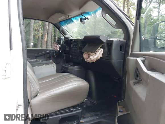 2021 Chevrolet Express Cargo with VIN 1GCWGAFP9M1210001, listed as a IAAI auction lot 42996870 with 123,044 mi miles and . Bid and sale history available at DreamBid. Image 5.