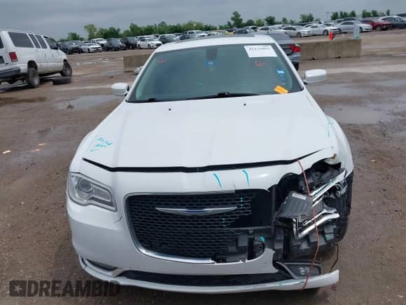 2016 Chrysler 300 Anniversary Edition with VIN 2C3CCAAGXGH274046, listed as a IAAI auction lot 42131095 with 152,584 mi miles and . Bid and sale history available at DreamBid. Image 12.