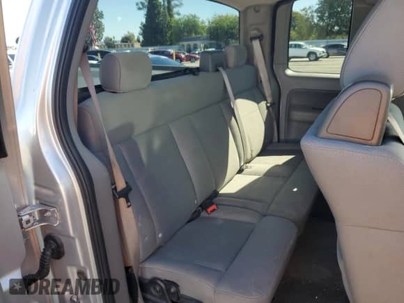 2007 Ford F-150 XL с VIN 1FTPX12517FB02908, выставлен на аукционе Copart как лот 82526615 с пробегом 1 260 655 миль миль и Списание • Salvage title. История ставок и продаж доступна на DreamBid. Изображение 10.