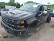 2018 Chevrolet Silverado 2500HD LTZ z VIN 1GC1KWEY1JF196965, wystawiony jako IAAI lot #42261887 z przebiegiem 46 460 mil mil oraz . Historia ofert i sprzedaży dostępna na DreamBid. Obrazek 18.
