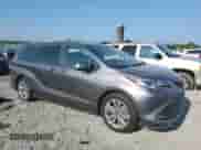 2022 Toyota Sienna Platinum с VIN 5TDERKEC9NS135749, выставлен на аукционе Copart как лот 67049785 с пробегом 51 097 миль миль и Списание • Salvage title. История ставок и продаж доступна на DreamBid. Изображение 4.