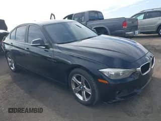 2012 BMW 3 Series 328i с VIN WBA3A5G58CNP17128, выставлен на аукционе IAAI как лот 41239122 с пробегом 137 647 миль миль и . История ставок и продаж доступна на DreamBid. Изображение 1.