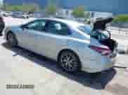 2023 Toyota Camry Hybrid XLE с VIN 4T1F31AK7PU613965, выставлен на аукционе IAAI как лот 42267850 с пробегом 25 184 миль миль и . История ставок и продаж доступна на DreamBid. Изображение 3.