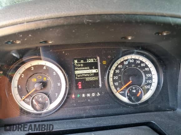 2016 Ram 1500 SLT z VIN 1C6RR6GG5GS227340, wystawiony jako Copart lot #67134575 z przebiegiem 92 982 mil mil oraz Szkoda całkowita • Salvage title. Historia ofert i sprzedaży dostępna na DreamBid. Obrazek 9.