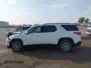 2024 Chevrolet Traverse LT Cloth z VIN 1GNETVKW2RJ132560, wystawiony jako IAAI lot #43233026 z przebiegiem 52 017 mil mil oraz . Historia ofert i sprzedaży dostępna na DreamBid. Obrazek 14.