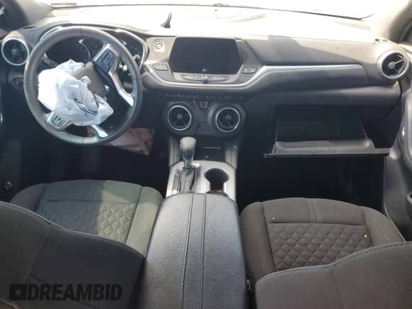 2021 Chevrolet Blazer LT z VIN 3GNKBBRA7MS526108, wystawiony jako Copart lot #84999775 z przebiegiem 110 200 mil mil oraz Szkoda całkowita • Salvage title. Historia ofert i sprzedaży dostępna na DreamBid. Obrazek 8.