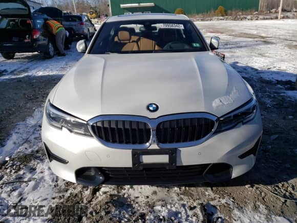 2021 BMW 3 Series 330e xDrive с VIN 3MW5P9J04M8B96800, выставлен на аукционе Copart как лот 70958342 с пробегом 6 118 миль миль и . История ставок и продаж доступна на DreamBid. Изображение 5.