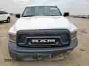 2016 Ram 1500 Tradesman z VIN 1C6RR6KG7GS208425, wystawiony jako Copart lot #64822865 z przebiegiem 197 198 mil mil oraz Szkoda całkowita • Salvage title. Historia ofert i sprzedaży dostępna na DreamBid. Obrazek 5.